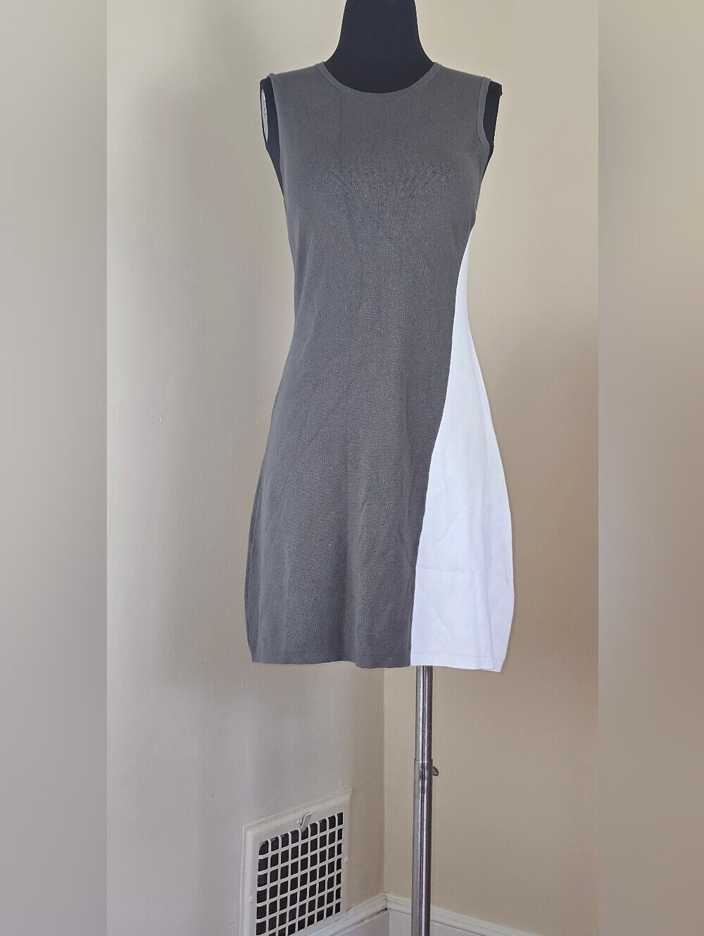 Theory Grey and White Colorblock Knit Sleeveless Mini Sheath Dress M